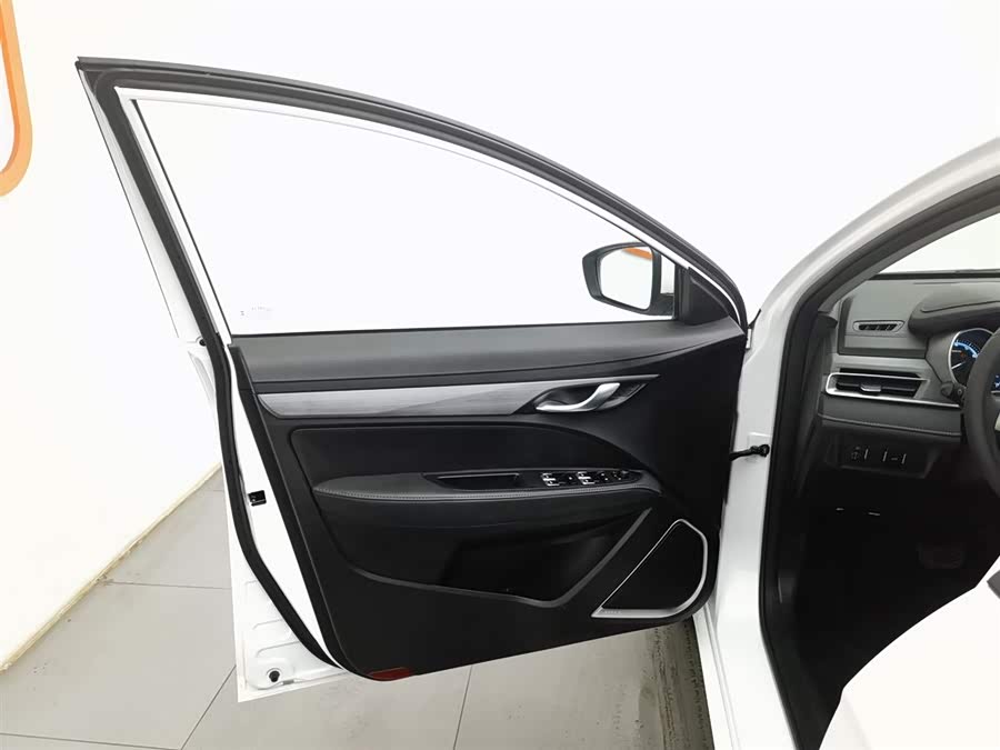 GEELY Emgrand 2021 car image #9