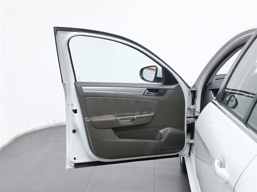 Volkswagen Bora 2013 car image #9