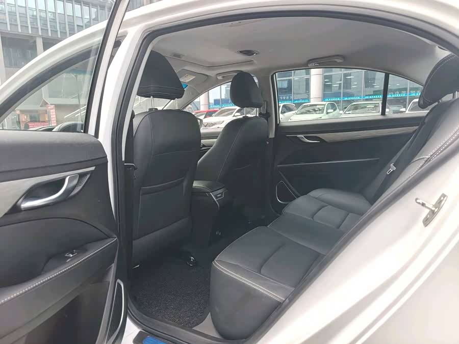 GEELY Emgrand 2019 car image #9
