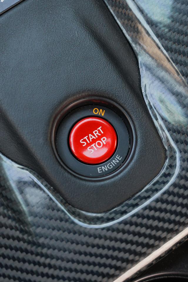 日产 日产GT-R 2013 汽车图片 #9