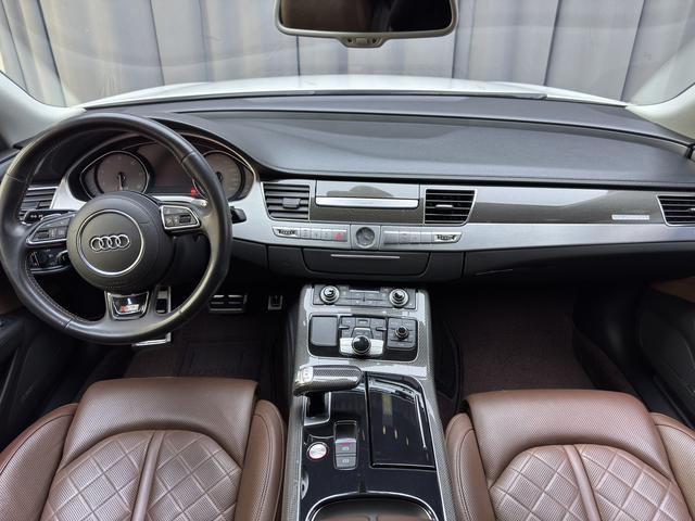 Audi S8 2014 immagine di auto #9