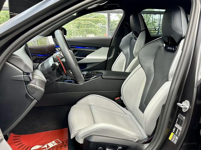 BMW M5 New Energy 2025 immagine di auto #9