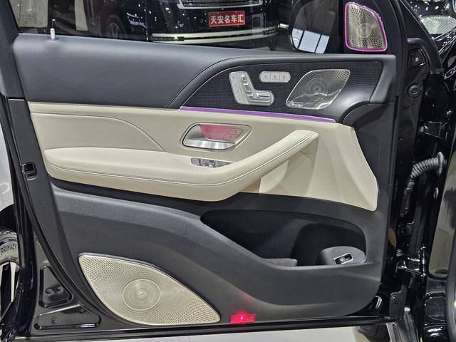 Mercedes-Benz GLS AMG 2023 car image #9