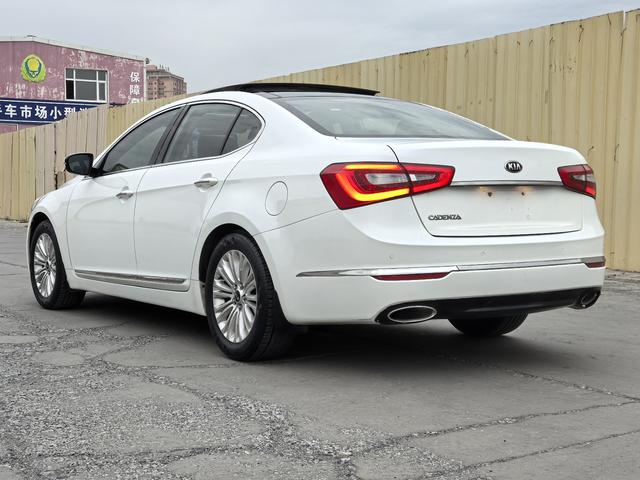 Kia Cadenza 2013 изображение автомобиля #9