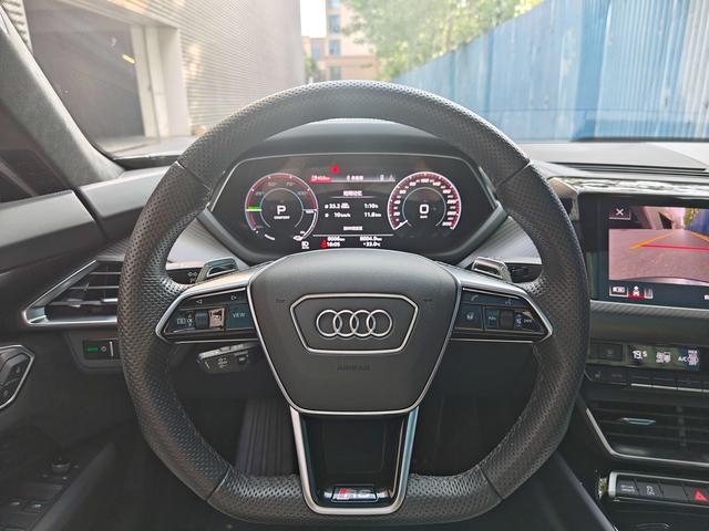 Audi RS e-tron GT 2024 car image #9