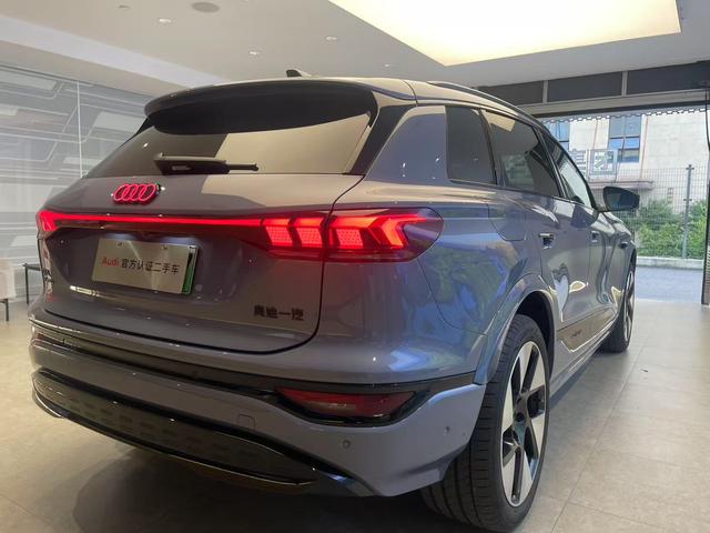 Audi Q6L Sportback e-tron 2025 car image #9