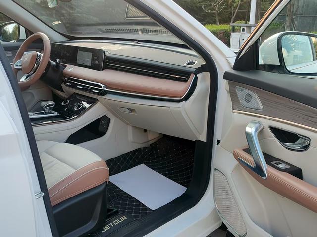 Jetour X70 C-DM 2024 car image #9