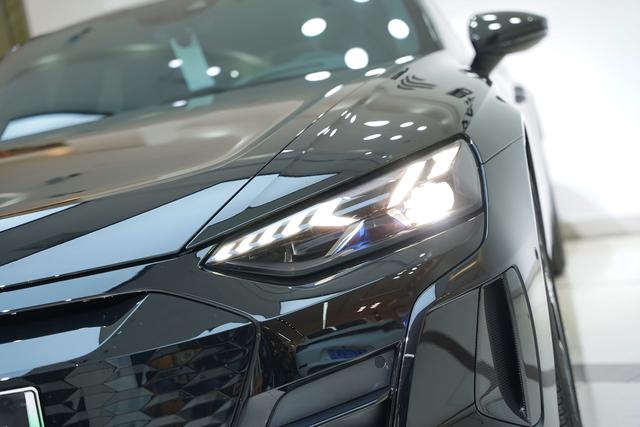 Audi RS e-tron GT 2023 car image #9