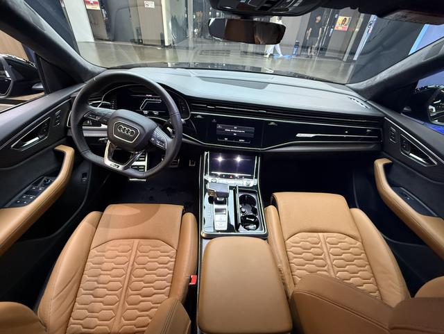 Audi RS Q8 2021 car image #9