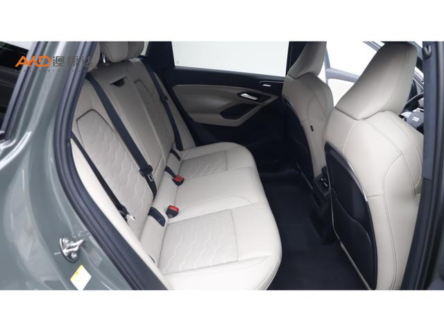 Audi Q6L Sportback e-tron 2025 car image #9