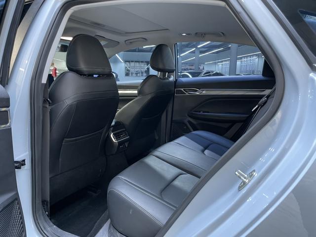 GEELY Emgrand L HiP 2023 #9 GEELY Emgrand L HiP 2023 immagine di auto #9