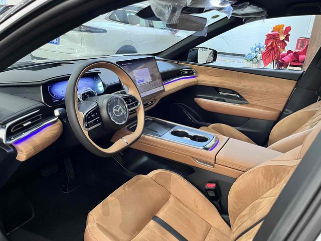 Mazda EZ-6 2025 صورة سيارة #9