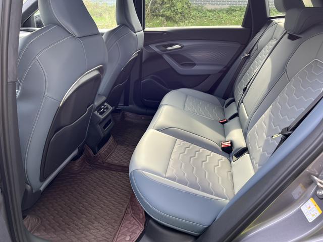 Audi Q6L Sportback e-tron 2025 car image #9