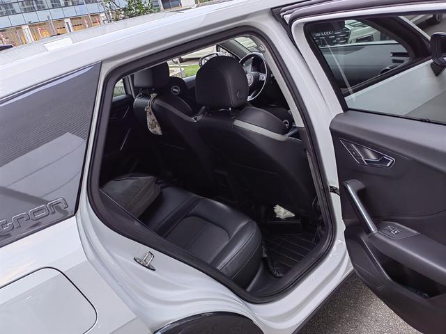 Audi Q2L e-tron 2020 car image #9