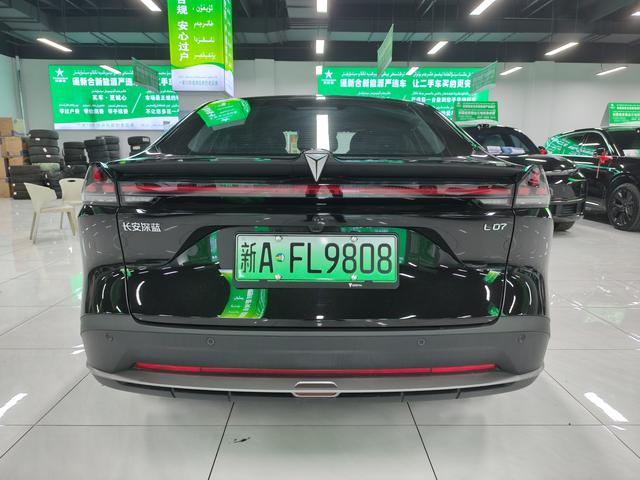 Deepal L07 2025 car image #9