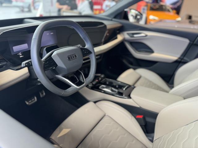 Audi Q6L Sportback e-tron 2025 car image #9