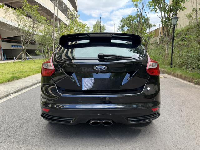 Ford Focus (Imported) 2013 #9 Ford Focus (Imported) 2013 صورة سيارة #9