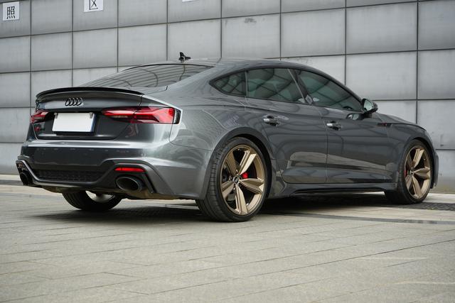 Audi RS 5 2022 #9 Audi RS 5 2022 صورة سيارة #9