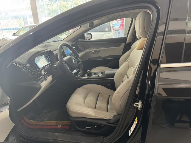 BYD e9 2021 car image #9