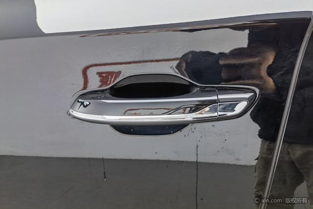 HongQi HS7 PHEV 2025 car image #9