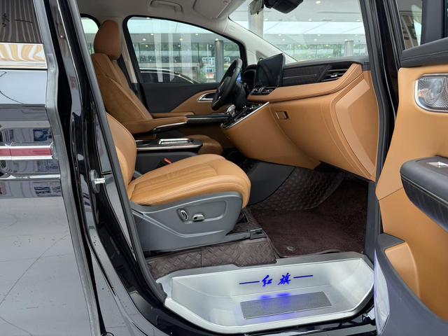 HongQi HQ9 PHEV 2025 #9 HongQi HQ9 PHEV 2025 car image #9