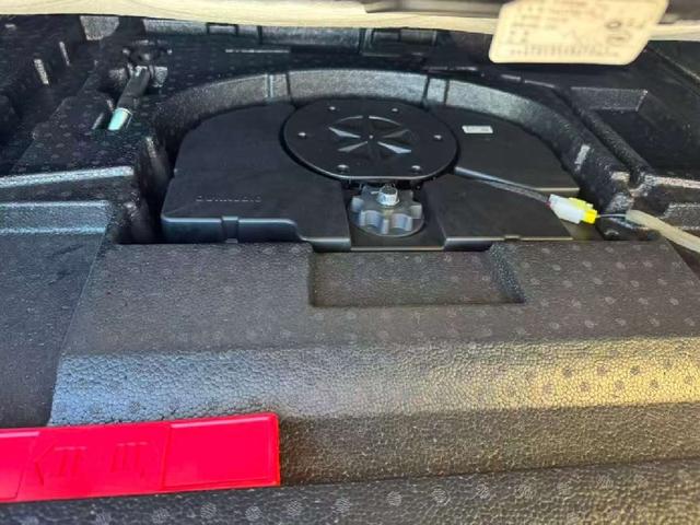 HongQi HS3 2023 car image #9