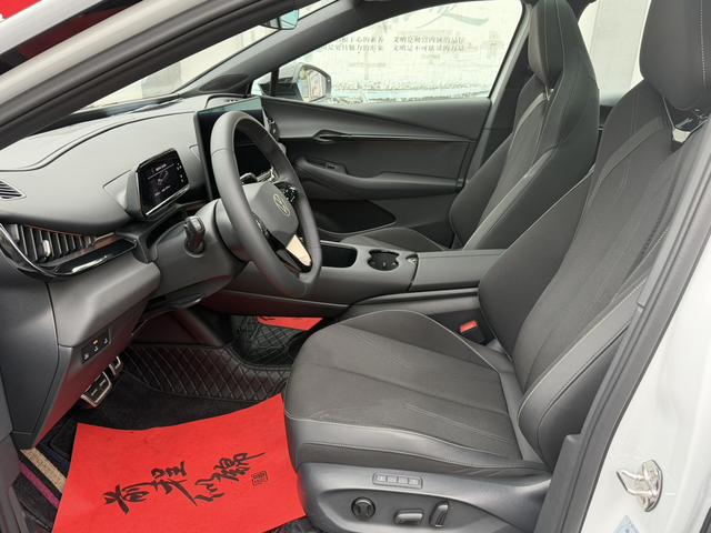 Volkswagen ID.UNYX 06 2024 image de voiture #9