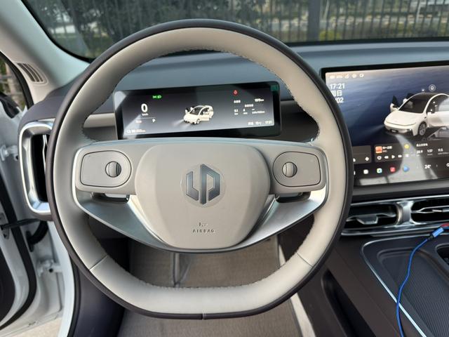 零跑汽车 零跑B01 2025 汽车图片 #9