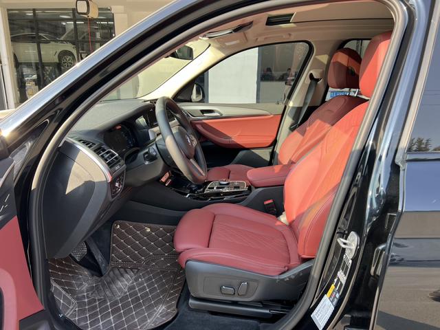 BMW iX3 2024 immagine di auto #9