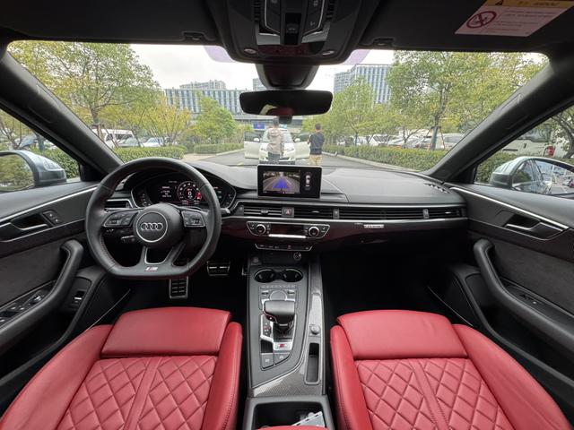 Audi S4 2018 car image #9