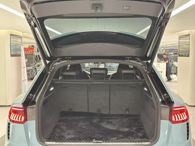 Audi RS Q8 2021 #9 Audi RS Q8 2021 car image #9