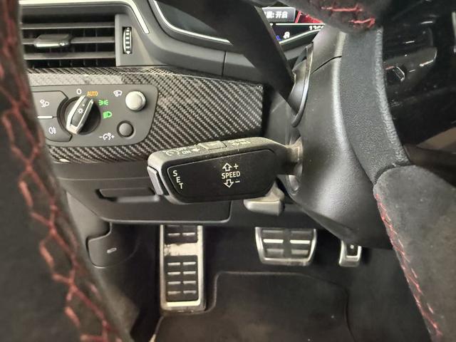 Audi RS 4 2023 car image #9