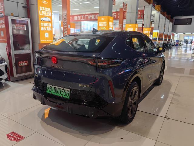 Volkswagen ID.UNYX 06 2025 image de voiture #9