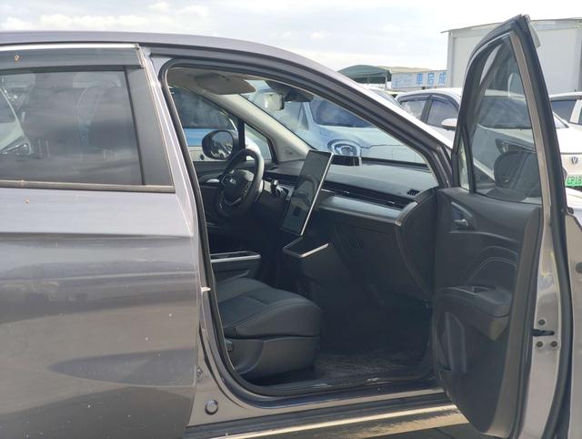 哪吒汽车 哪吒AYA 2024 汽车图片 #9