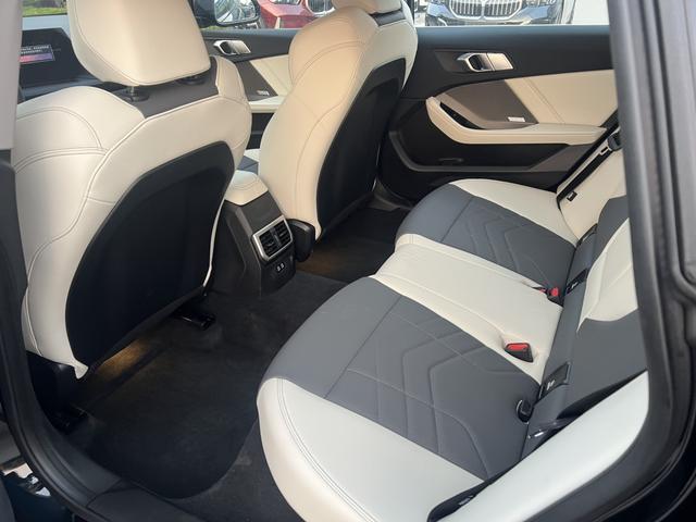 BMW 2 Series car image #9