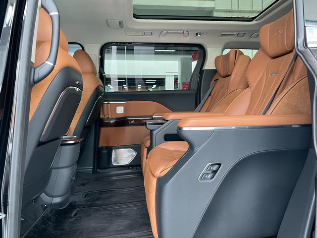 HongQi HQ9 2022 #9 HongQi HQ9 2022 car image #9