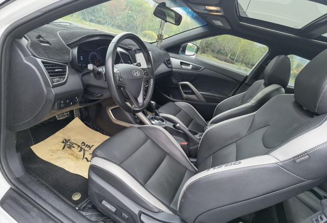 Hyundai Veloster 2016 صورة سيارة #9