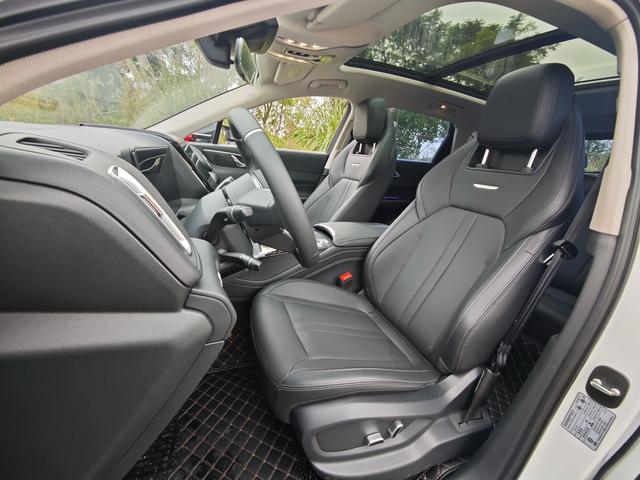 HongQi HS3 2023 car image #9