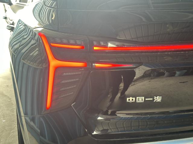 HongQi HS3 PHEV 2025 car image #9