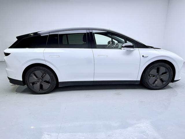 理想汽车 理想i6 2025 汽车图片 #9