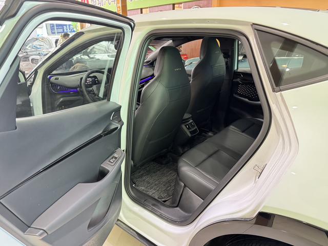 Volkswagen ID.UNYX 06 2024 image de voiture #9