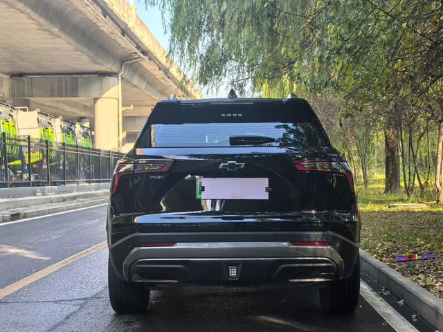 Chevrolet Equinox Plus 2024 car image #9