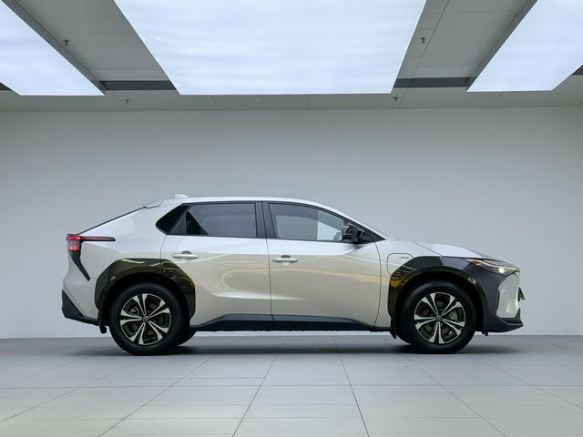 丰田 铂智4X 2023 汽车图片 #9