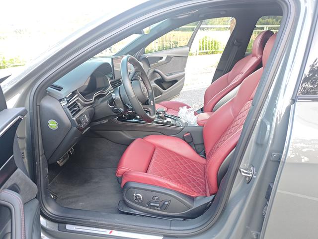 Audi S4 2024 صورة سيارة #9