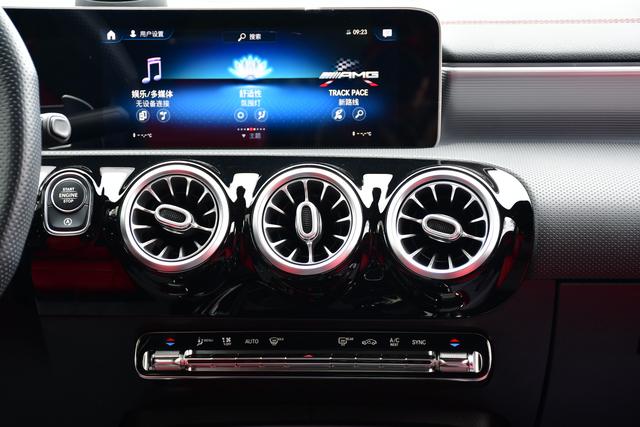 Mercedes-Benz A AMG 2020 image de voiture #9