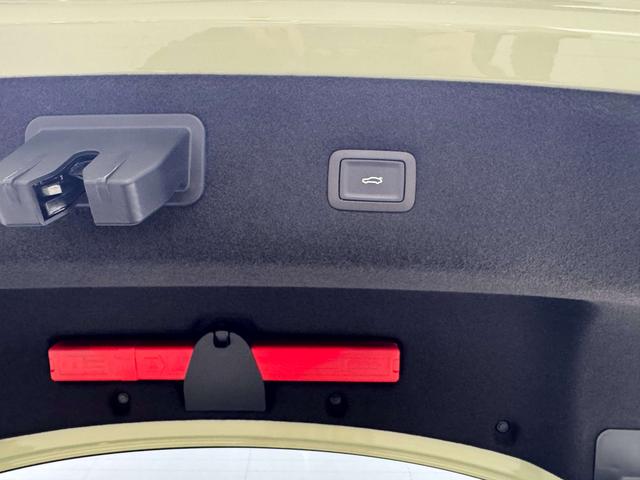 HongQi EH7 car image #9