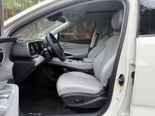 BYD Sea Lion 05 EV 2025 car image #9