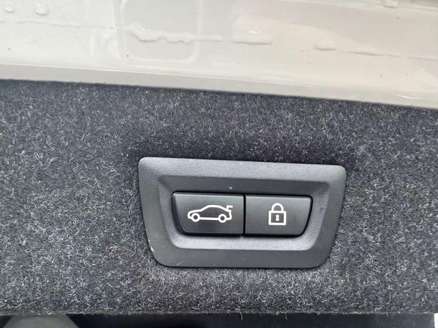 BMW M8 2021 صورة سيارة #9