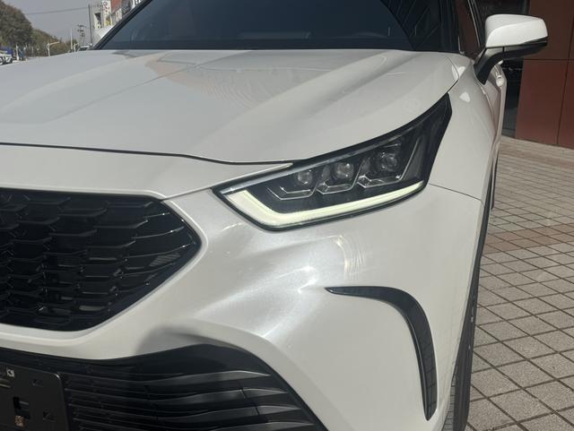 Toyota Crown Kluger 2023 car image #9