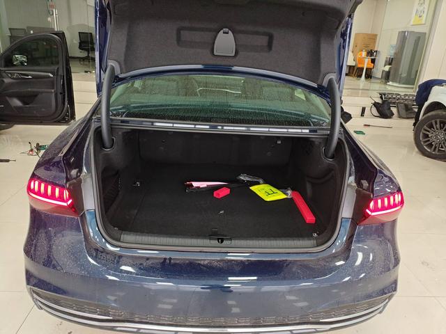 Audi A7L 2024 immagine di auto #9